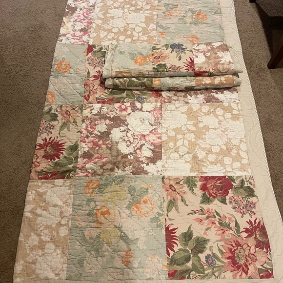 Pottery Barn Bedding Pottery Barn Marla Quilt And Shams Poshmark